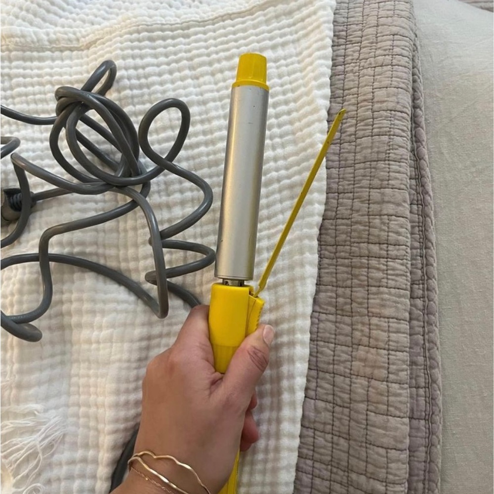 DryBar 3-Day Bender Rotating Curling Iron
